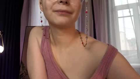 Snapshot of cassiecool chatting on 11.16.25 assie online show from 11.16.25