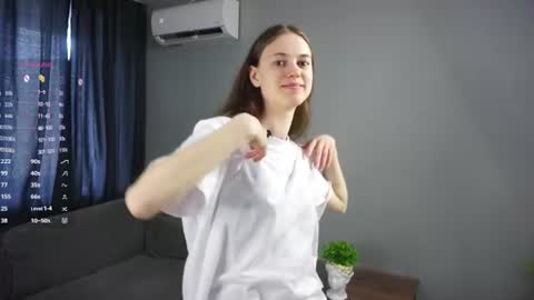 Snapshot of cassiehorridge chatting on 06.28.26 Alice online show from 06.28.26