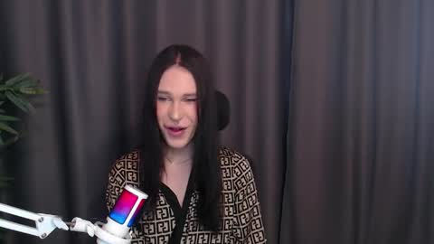 Snapshot of cassiemich chatting on 04.18.26 Cassie online show from 04.18.26