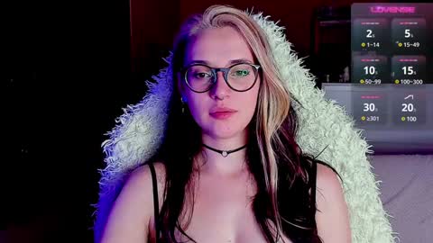 Snapshot of cassy_moore chatting on 01.19.25 Ellie online show from 01.19.25