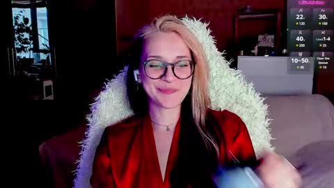 Snapshot of cassy_moore chatting on 03.06.25 Ellie online show from 03.06.25