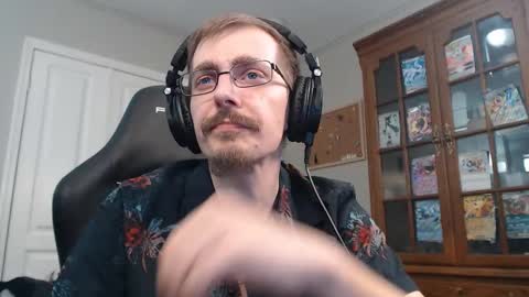 Snapshot of casuallycorrupt chatting on 11.08.25 casuallycorrupt online show from 11.08.25