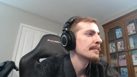 Snapshot of casuallycorrupt chatting on 11.09.25 casuallycorrupt online show from 11.09.25