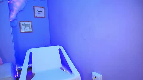 Snapshot of cat_nasty chatting on 11.04.25 cat_nasty online show from 11.04.25