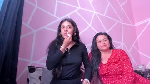 Snapshot of cata_paris09 chatting on 12.05.25 cata_paris09 online show from 12.05.25