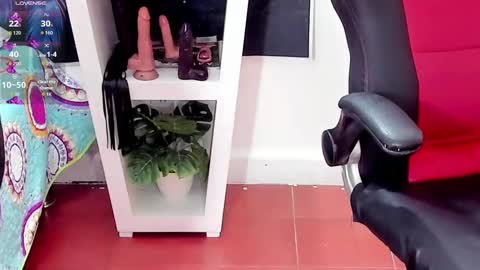 Snapshot of cataleya_mom_ chatting on 09.16.25 cataleya online show from 09.16.25