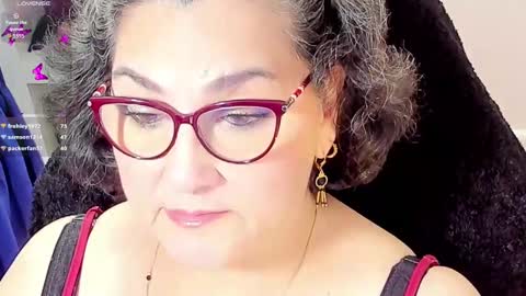 Snapshot of cataleya_mom_ chatting on 11.13.25 cataleya online show from 11.13.25