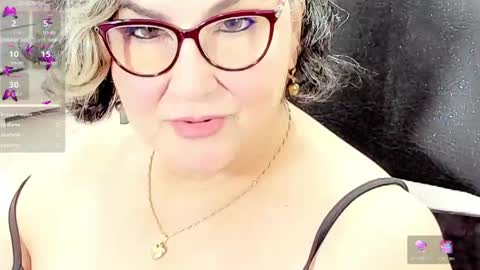 Snapshot of cataleya_mom_ chatting on 04.28.26 cataleya online show from 04.28.26