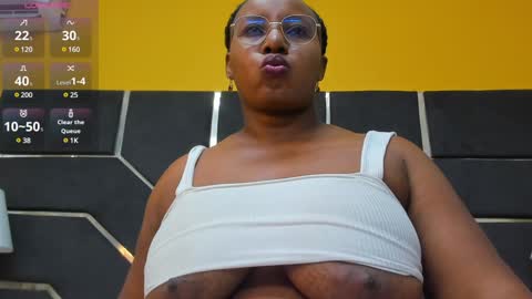 Snapshot of cataleya_smith20 chatting on 12.08.24 cataleya smith20 online show from 12.08.24