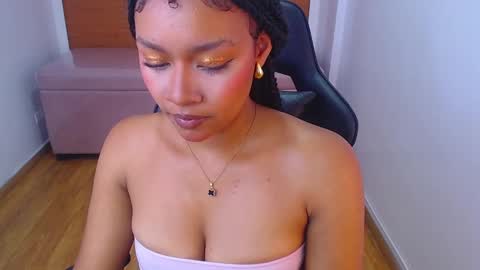 Snapshot of catalina25_t chatting on 03.07.25 catalina25_t online show from 03.07.25