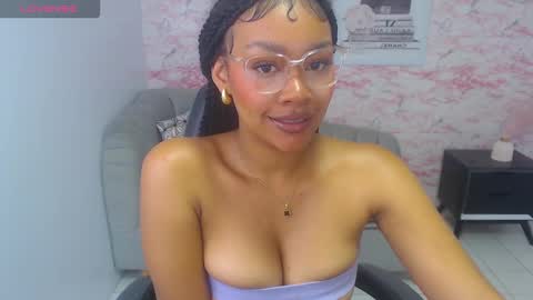 Snapshot of catalina25_t chatting on 03.11.25 catalina25_t online show from 03.11.25