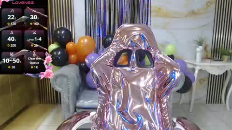 Snapshot of catalina5_s chatting on 10.30.25 Catalina online show from 10.30.25