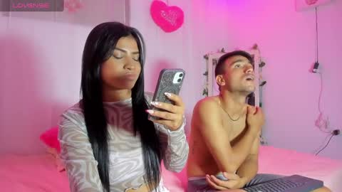 Snapshot of catalina_and_roger chatting on 02.06.25 Cata y Roger online show from 02.06.25