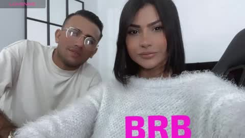 Snapshot of catalina_and_roger chatting on 02.12.25 Cata y Roger online show from 02.12.25