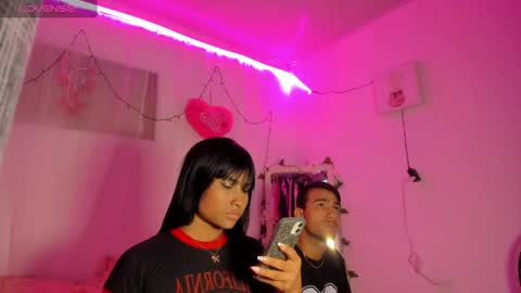 Snapshot of catalina_and_roger chatting on 02.16.25 Cata y Roger online show from 02.16.25