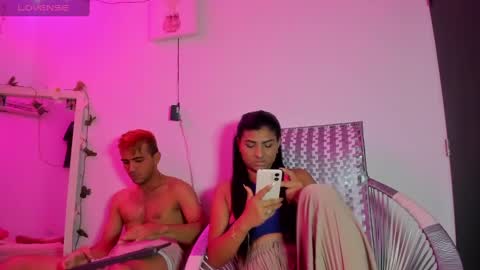 Snapshot of catalina_and_roger chatting on 03.06.25 Cata y Roger online show from 03.06.25