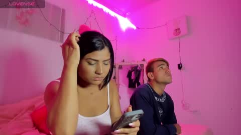 Snapshot of catalina_and_roger chatting on 03.09.25 Cata y Roger online show from 03.09.25