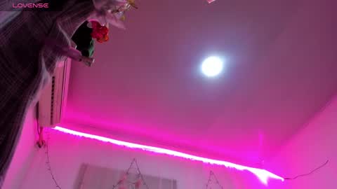 Snapshot of catalina_and_roger chatting on 03.10.25 Cata y Roger online show from 03.10.25