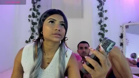 Snapshot of catalina_and_roger chatting on 10.10.25 Cata y Roger online show from 10.10.25