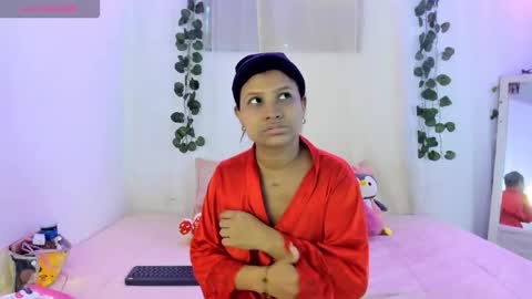 Snapshot of catalina_and_roger chatting on 10.22.25 Cata y Roger online show from 10.22.25