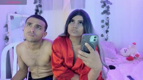 Snapshot of catalina_and_roger chatting on 11.15.25 Cata y Roger online show from 11.15.25