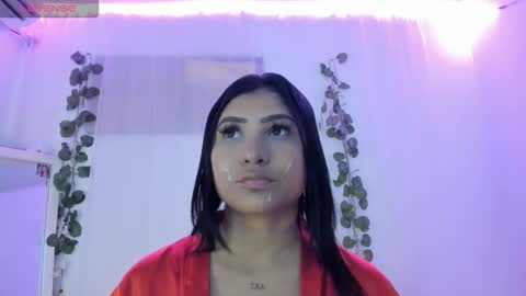 Snapshot of catalina_and_roger chatting on 11.27.25 Cata y Roger online show from 11.27.25