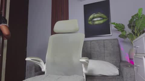 Snapshot of catalina_goddess chatting on 06.20.26 catalina_goddess online show from 06.20.26