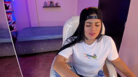 Snapshot of catalina_naughtyy chatting on 12.23.24 Catalina online show from 12.23.24