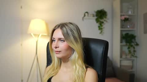 Snapshot of catecrago_ chatting on 09.09.25 catecrago online show from 09.09.25