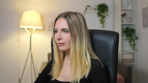 catecrago  online show from 12.17.25