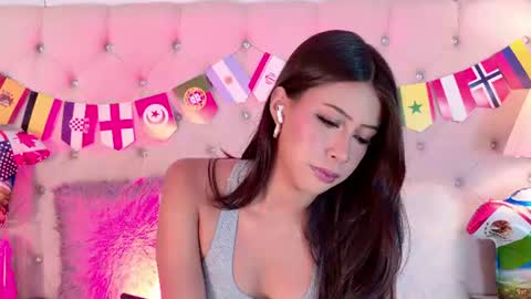 Snapshot of caterinaromano_ chatting on 06.25.26 CaterinaRomano online show from 06.25.26