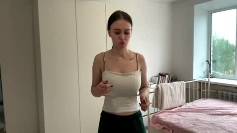 Snapshot of catharinelaumea chatting on 05.22.26 Lolly online show from 05.22.26