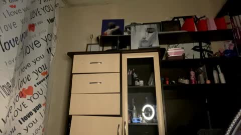 Snapshot of catherinepirs chatting on 03.31.26 catherinepirs online show from 03.31.26