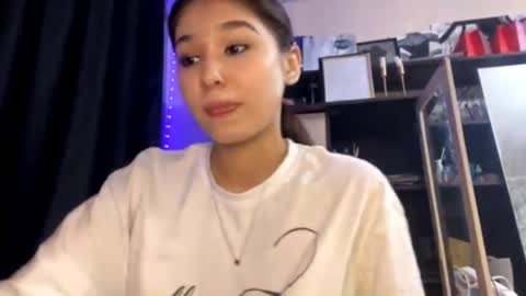 Snapshot of catherinepirs chatting on 04.13.26 catherinepirs online show from 04.13.26
