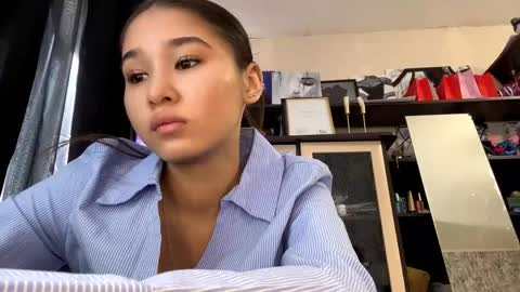 Snapshot of catherinepirs chatting on 04.15.26 catherinepirs online show from 04.15.26