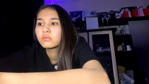 Snapshot of catherinepirs chatting on 04.17.26 catherinepirs online show from 04.17.26