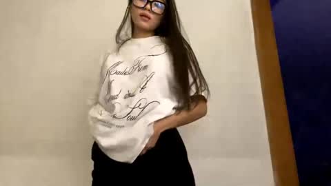 Snapshot of catherinepirs chatting on 05.15.26 catherinepirs online show from 05.15.26