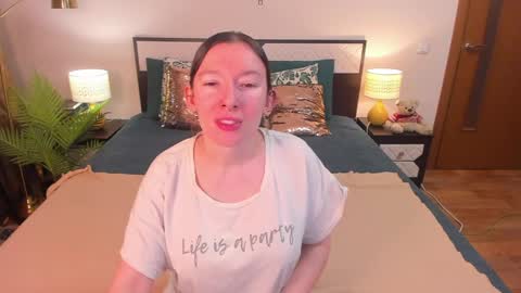 Catrin online show from 04.18.26