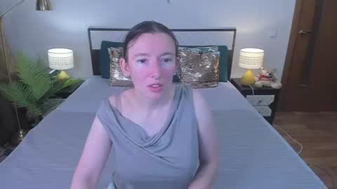 Snapshot of catherinewalls chatting on 07.16.26 Catrin online show from 07.16.26