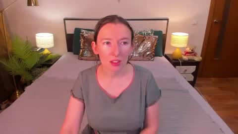 Snapshot of catherinewalls chatting on 07.18.26 Catrin online show from 07.18.26