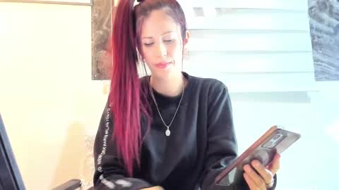 CATT EVANS online show from 01.04.25