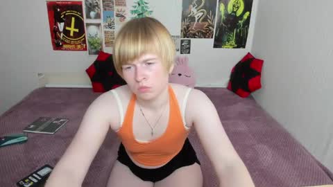 Snapshot of cattie_w_ chatting on 05.20.26 cattie_w_ online show from 05.20.26