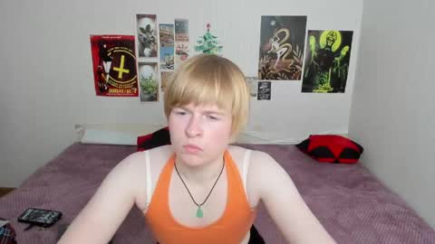 Snapshot of cattie_w_ chatting on 05.26.26 cattie_w_ online show from 05.26.26