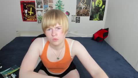 Snapshot of cattie_w_ chatting on 05.29.26 cattie_w_ online show from 05.29.26
