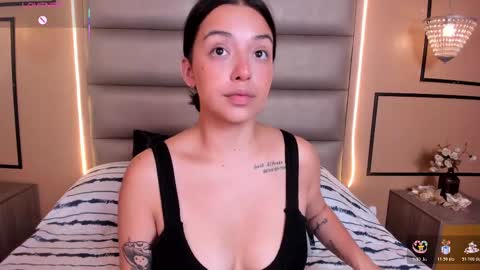 Snapshot of caylincollins chatting on 11.20.25 caylincollins online show from 11.20.25