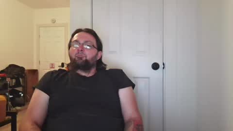 Snapshot of caz_corvidae chatting on 07.04.26 caz_corvidae online show from 07.04.26