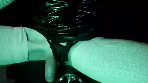 Snapshot of cbtmancan chatting on 11.18.25 cbtmancan online show from 11.18.25