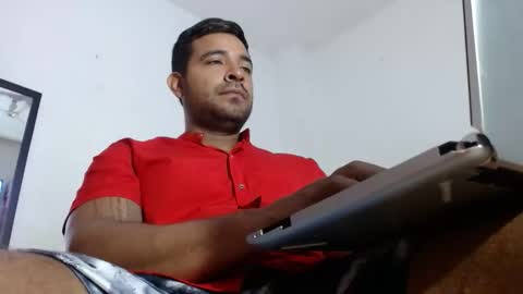 Snapshot of ccamilo_ chatting on 05.11.26 camilo online show from 05.11.26