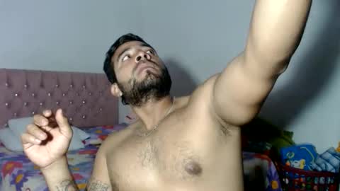 Snapshot of ccamilo_ chatting on 06.01.26 camilo online show from 06.01.26