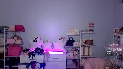 Ccinnamon online show from 10.14.25